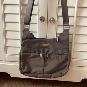 EUC Baggallini crossbody purse